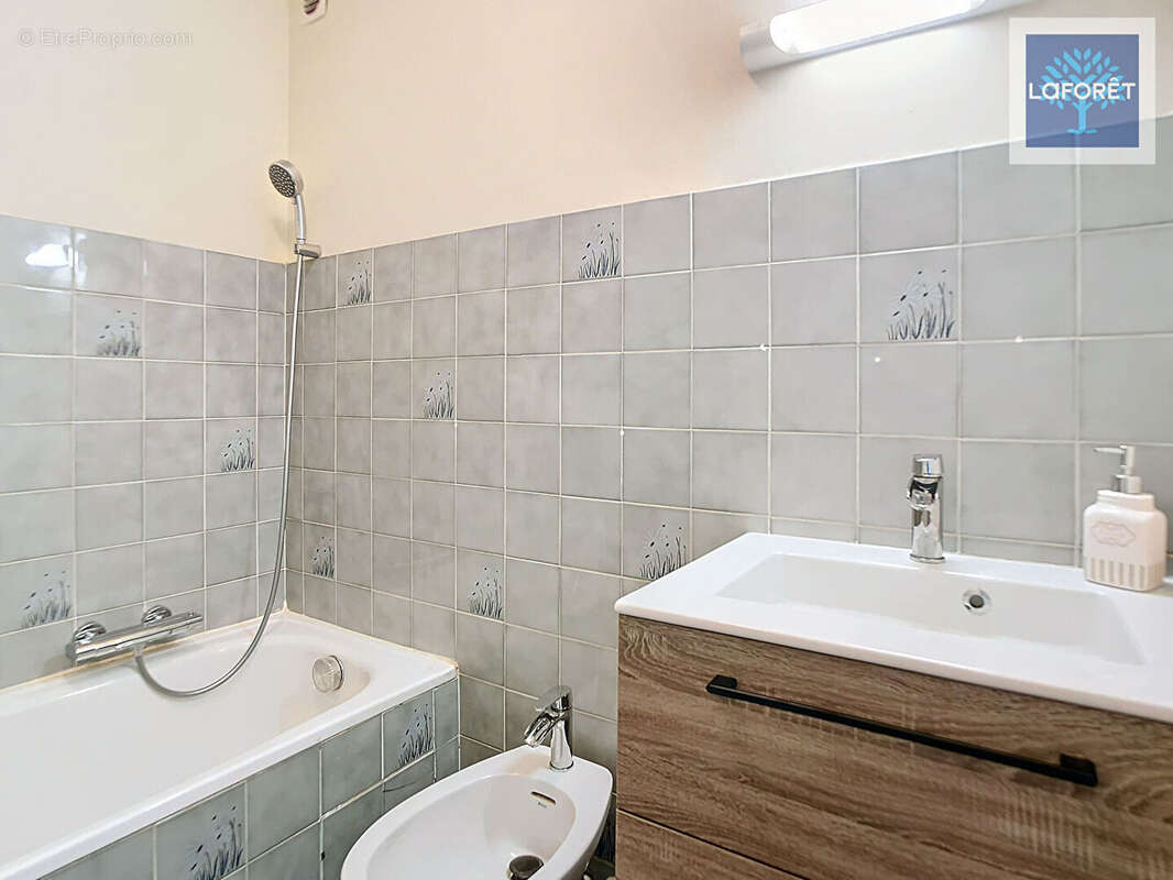 Appartement à VALLAURIS