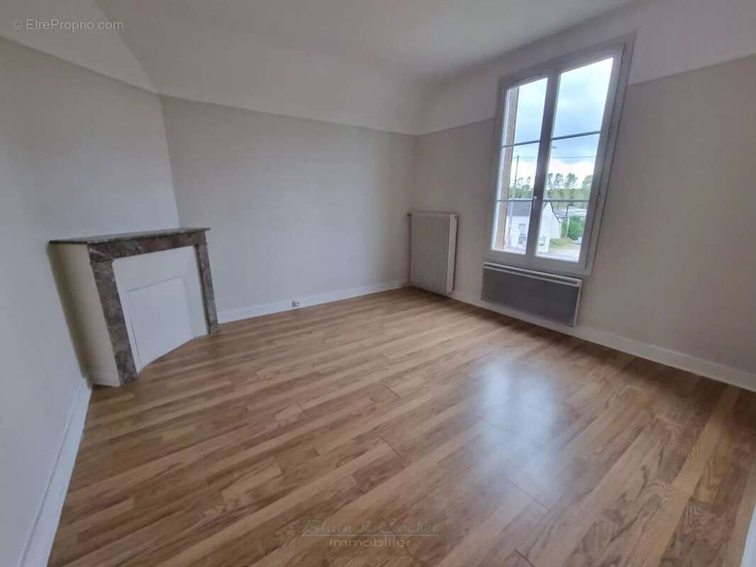 Maison à AMILLY
