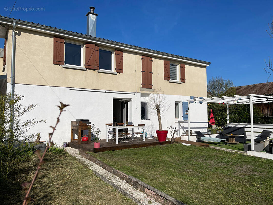 Maison à PONT-DE-ROIDE