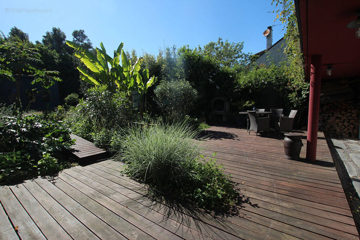 Maison à ISSY-LES-MOULINEAUX