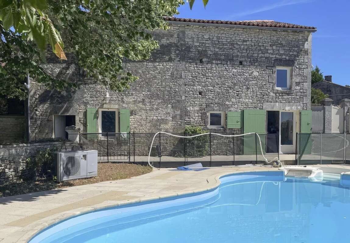Maison à MATHA