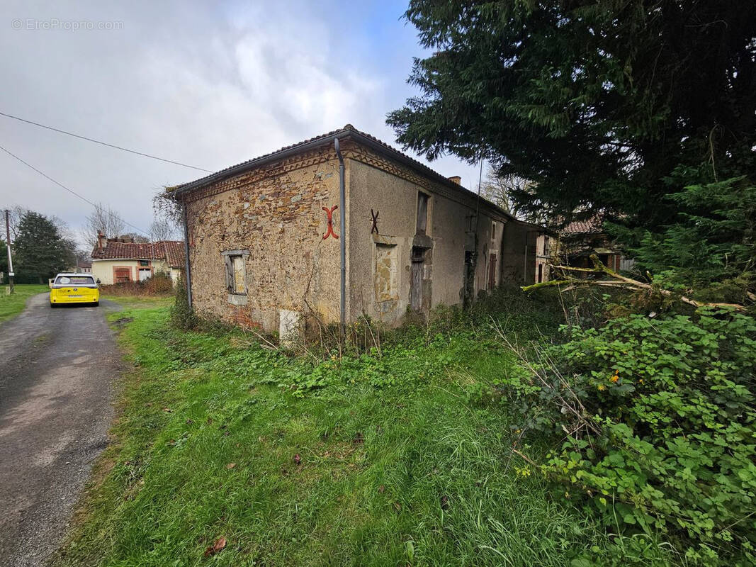 Maison à LATHUS-SAINT-REMY