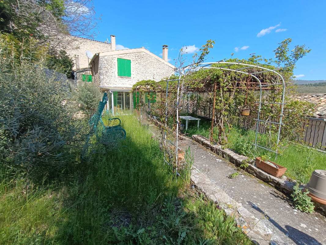 Maison à MONIEUX