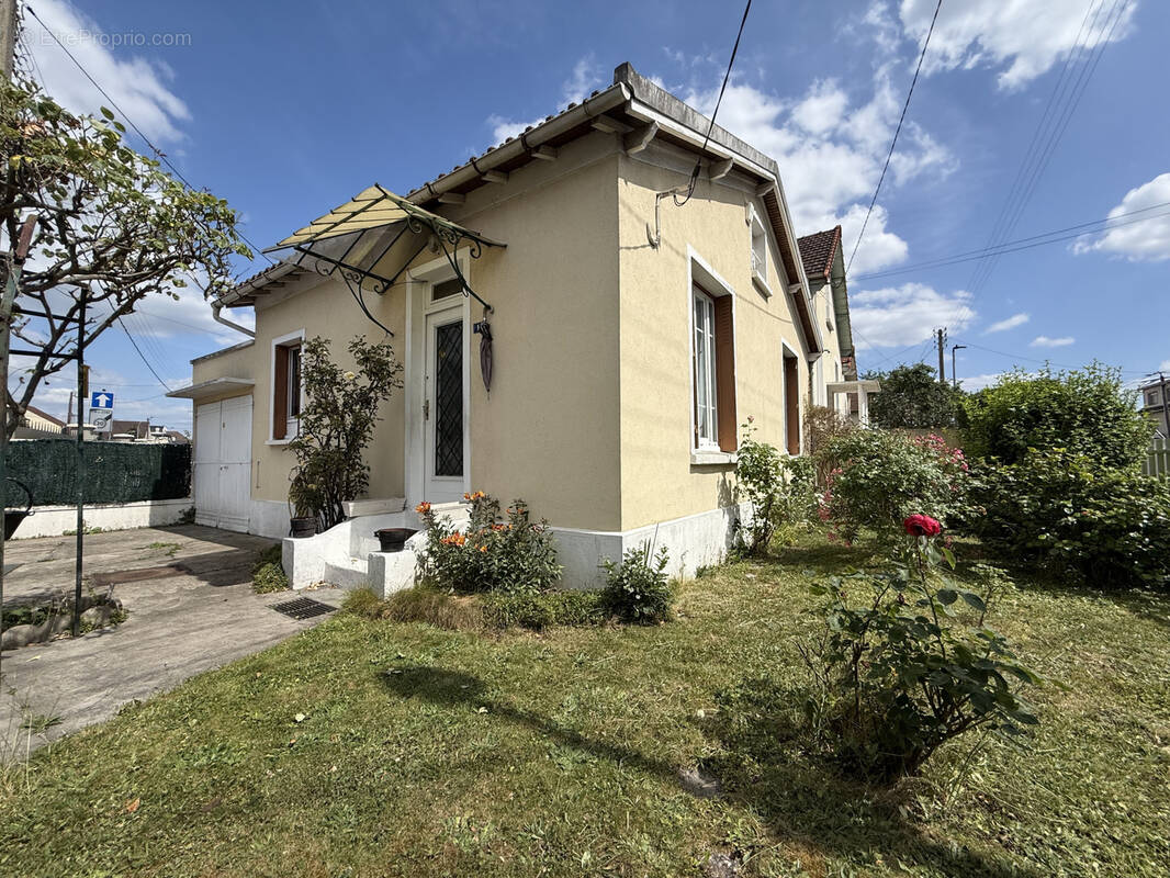 Maison à LE BLANC-MESNIL