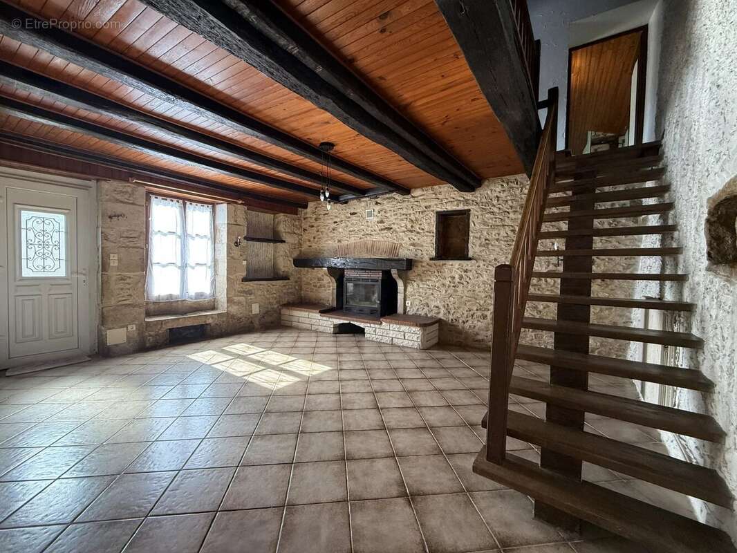 Maison à TAIZE-AIZIE