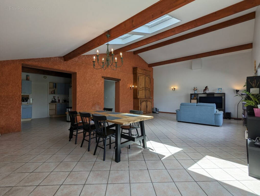 Maison à FROUZINS