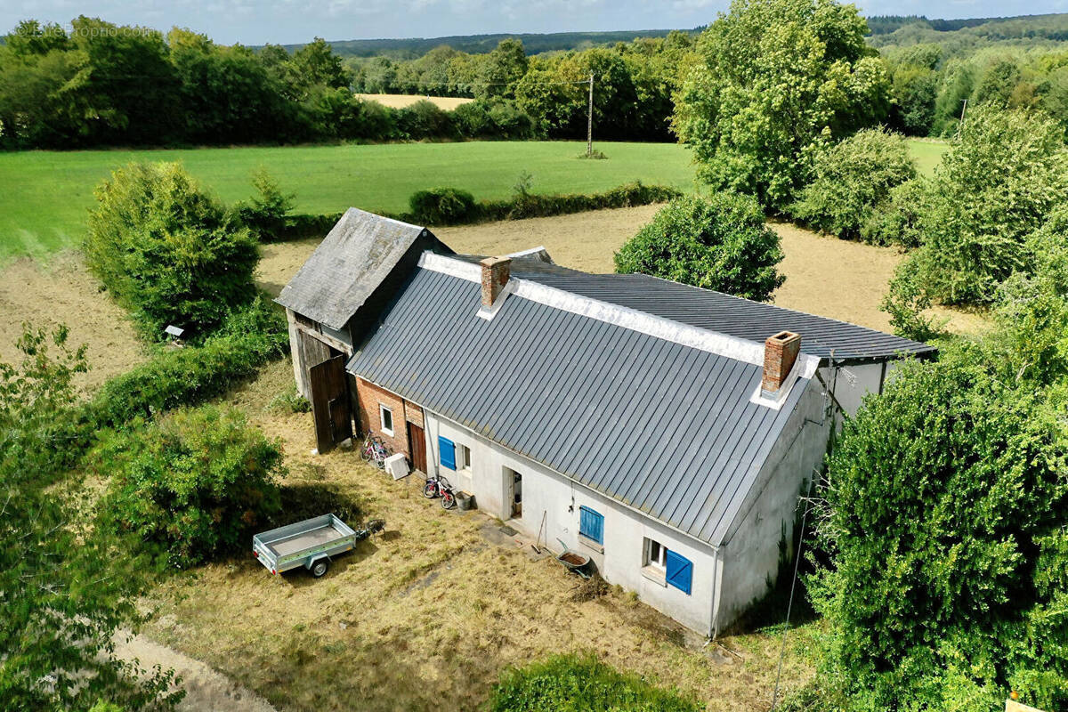 Maison à IVOY-LE-PRE
