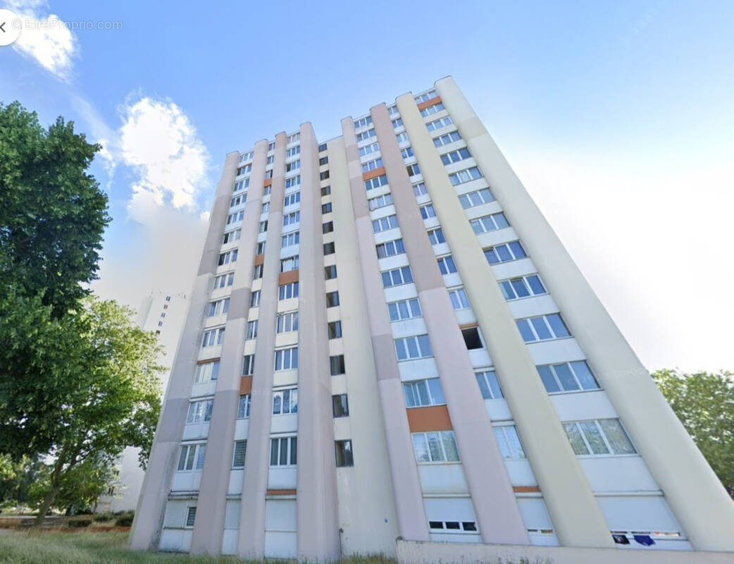 Appartement à SIN-LE-NOBLE