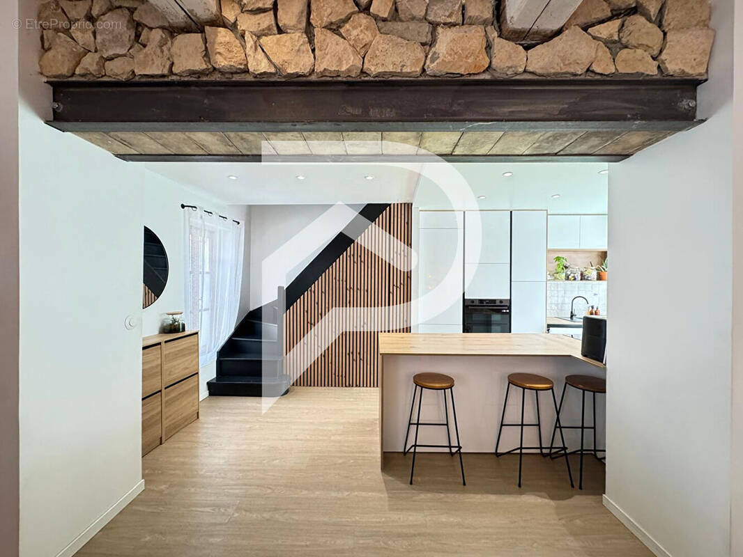 Maison à UCHAUD