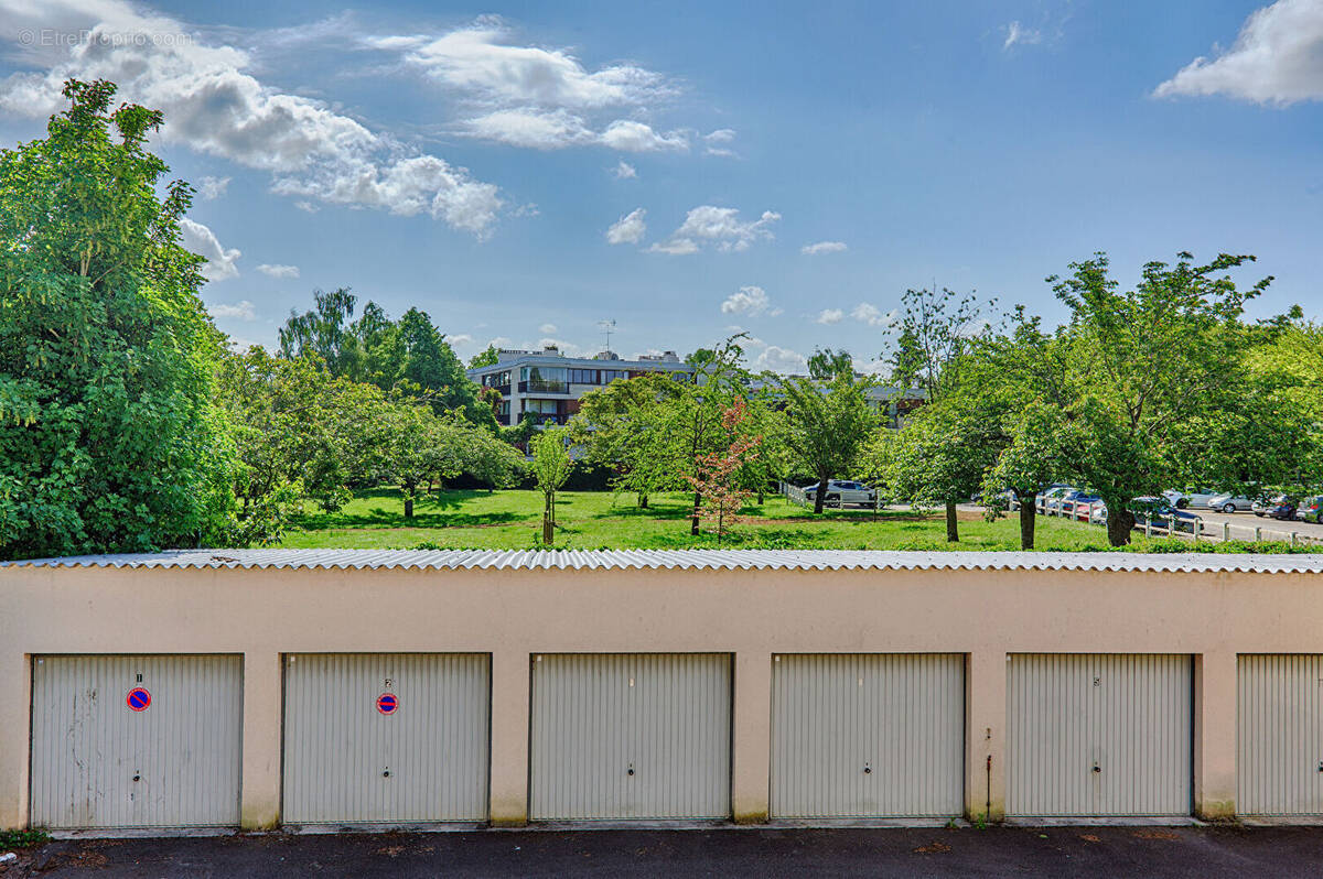 Appartement à FONTENAY-LE-FLEURY