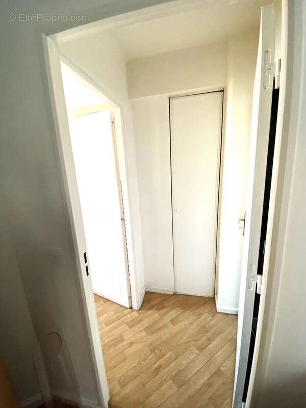 Appartement à VILLETANEUSE