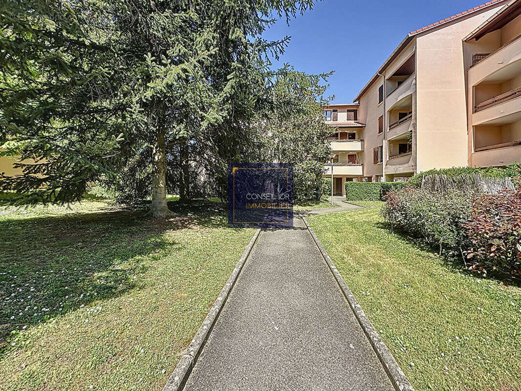 Appartement à SAINT-GENIS-LAVAL