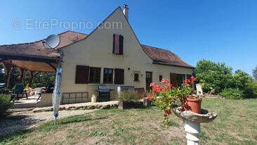 Maison à SIORAC-EN-PERIGORD