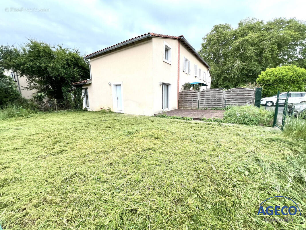 Maison à LACROIX-FALGARDE
