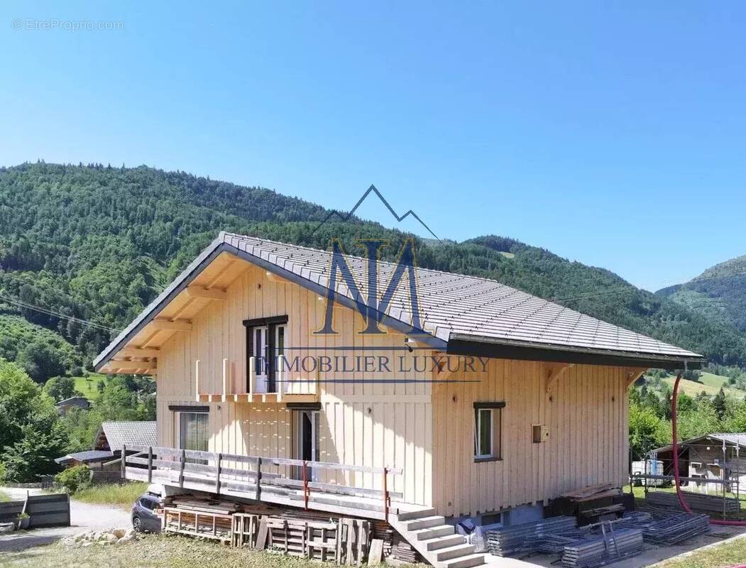 Maison à ONNION