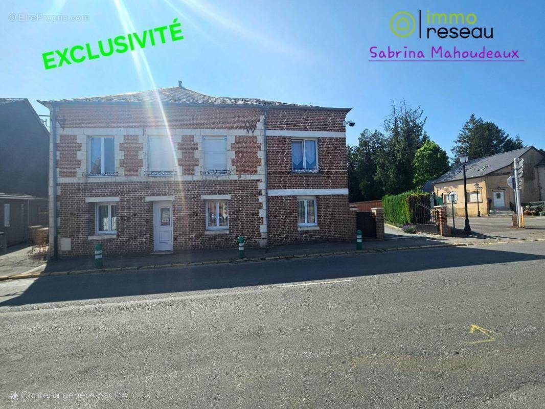 Maison à AUBENTON