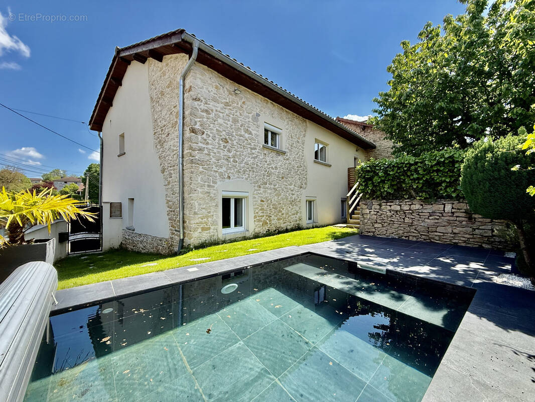 Maison à L&#039;ISLE-D&#039;ABEAU
