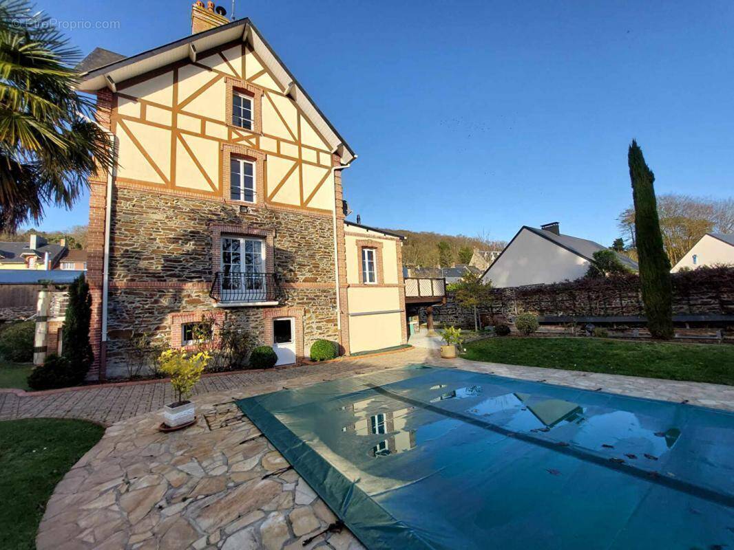 Maison à SAINT-JEAN-LE-THOMAS
