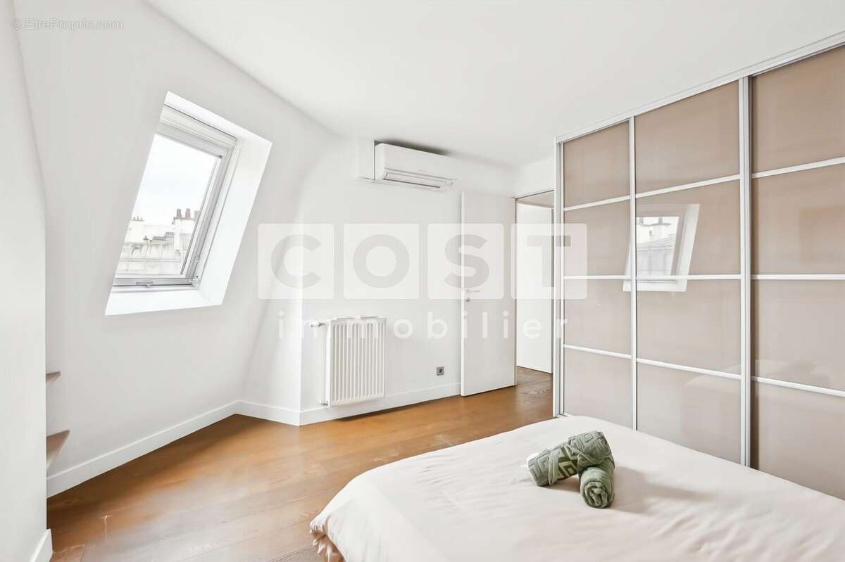 Appartement à PARIS-8E