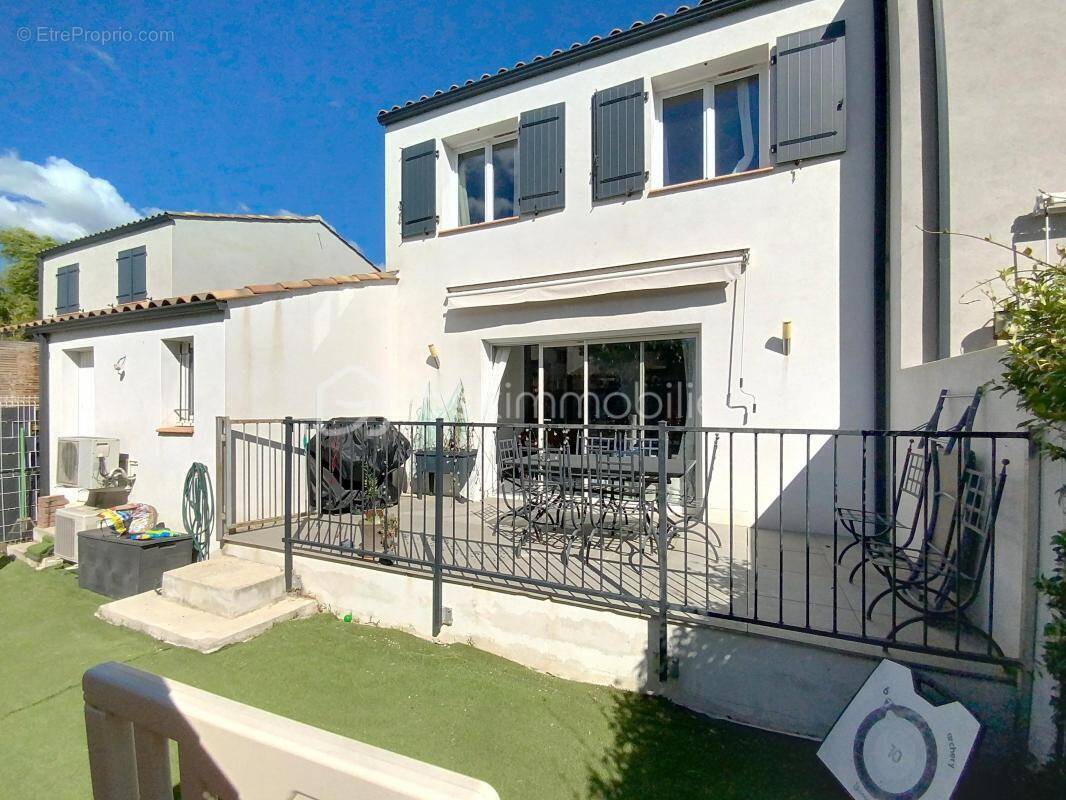 Maison à UCHAUD
