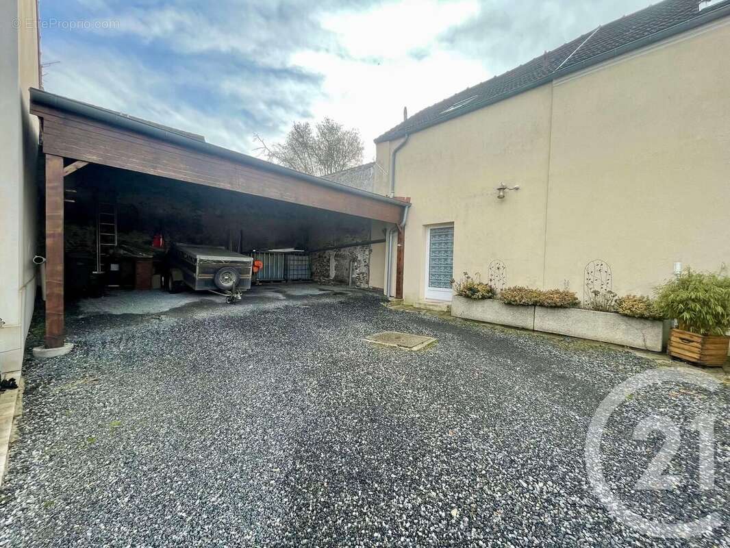 Maison à LONGPERRIER