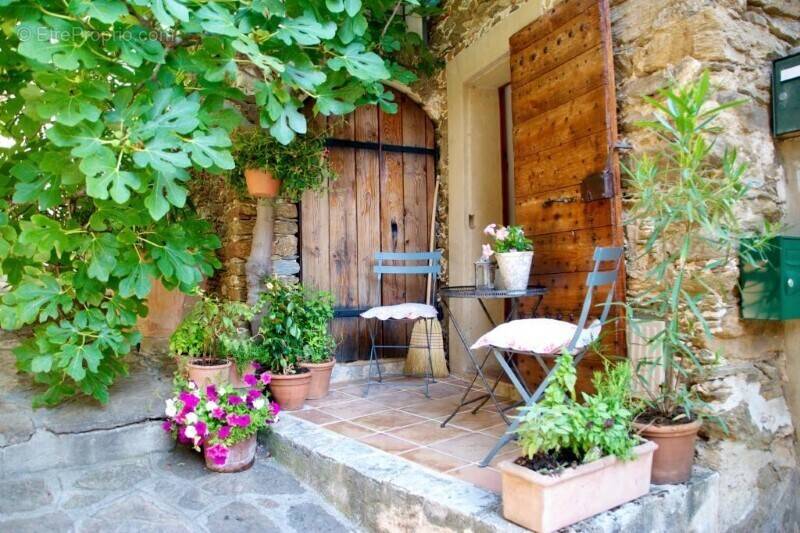 Maison à BORMES-LES-MIMOSAS