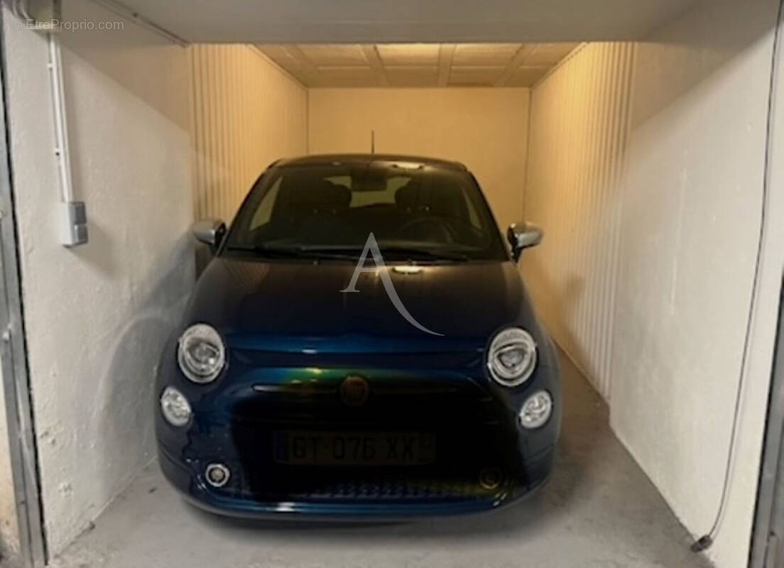 Parking à CANNES