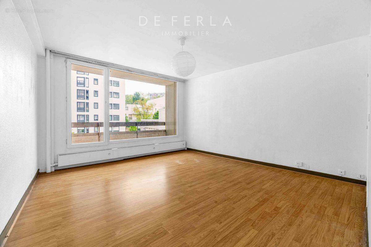 Appartement à PARIS-20E