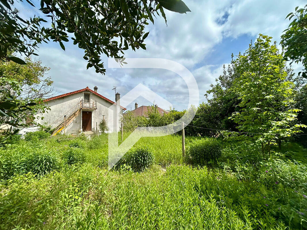 Maison à BURES-SUR-YVETTE