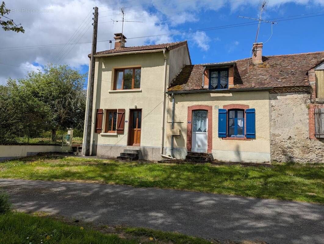 Appartement à SAINT-LEGER-MAGNAZEIX