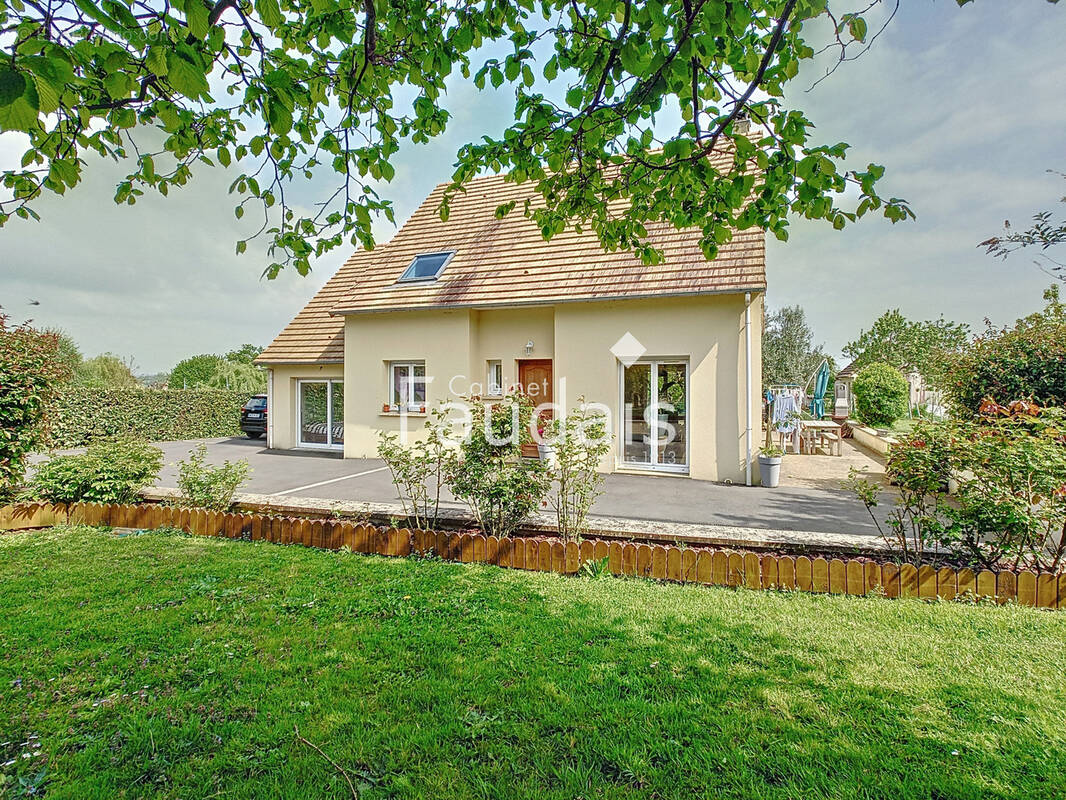 Maison à ARGENCES