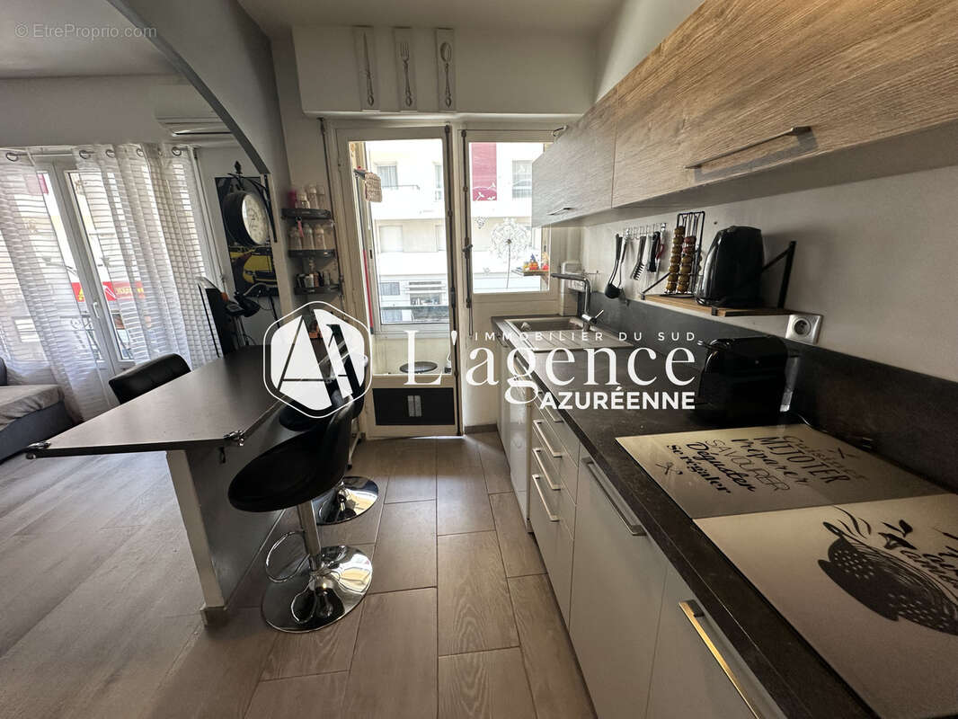 Appartement à SAINT-LAURENT-DU-VAR