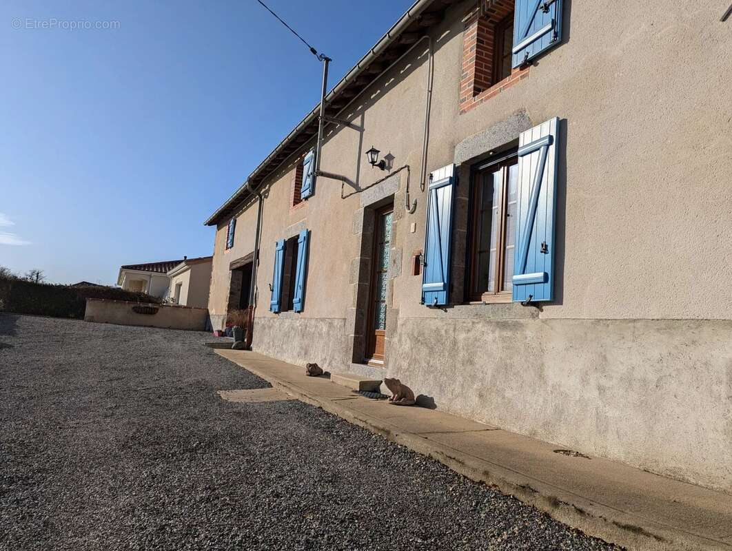 Appartement à LATHUS-SAINT-REMY