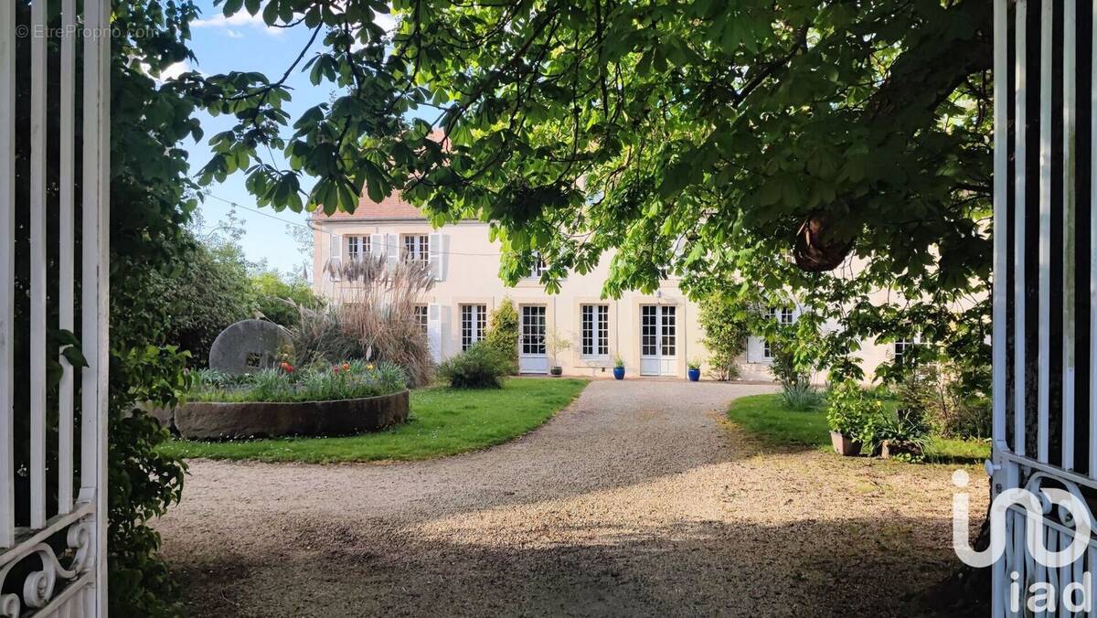 Photo 1 - Maison à MOULT