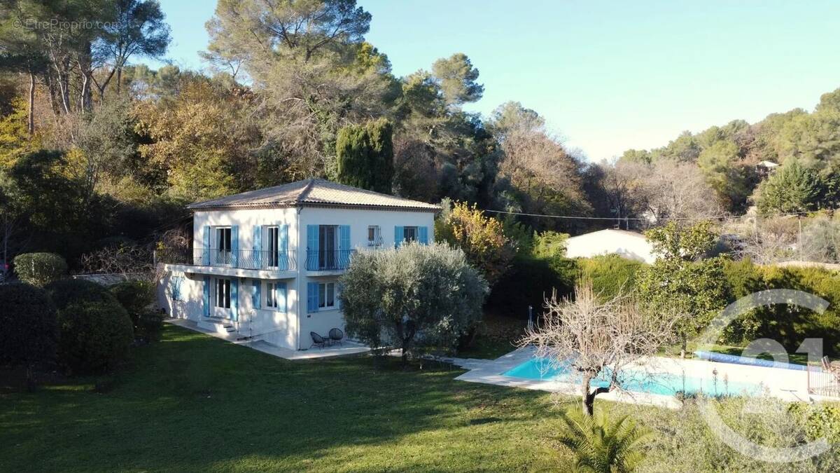 Maison à ROQUEFORT-LES-PINS