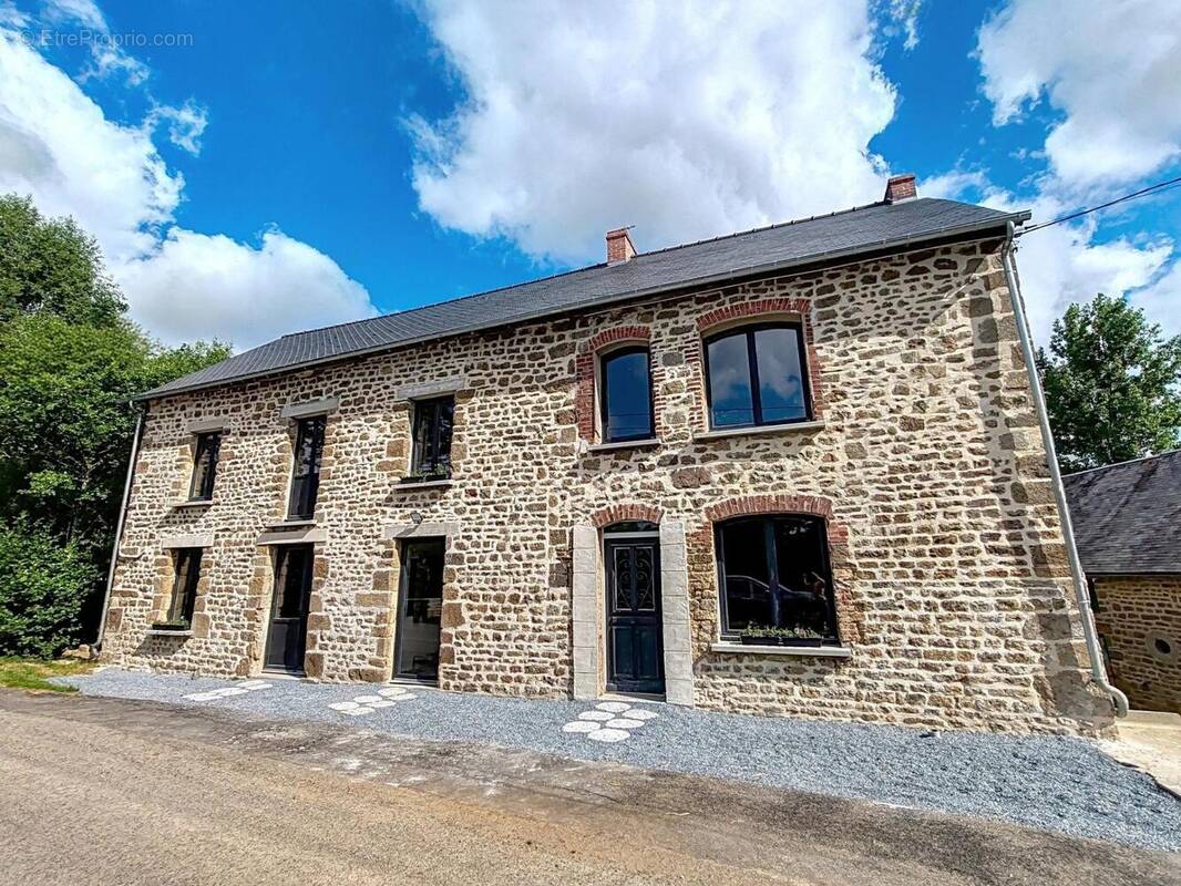 Photo 1 - Maison à FOUGEROLLES-DU-PLESSIS