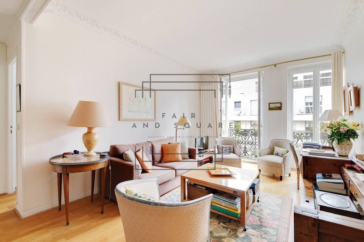 Appartement à NEUILLY-SUR-SEINE