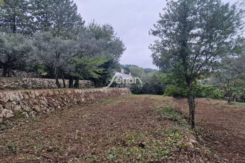 Terrain à DRAGUIGNAN
