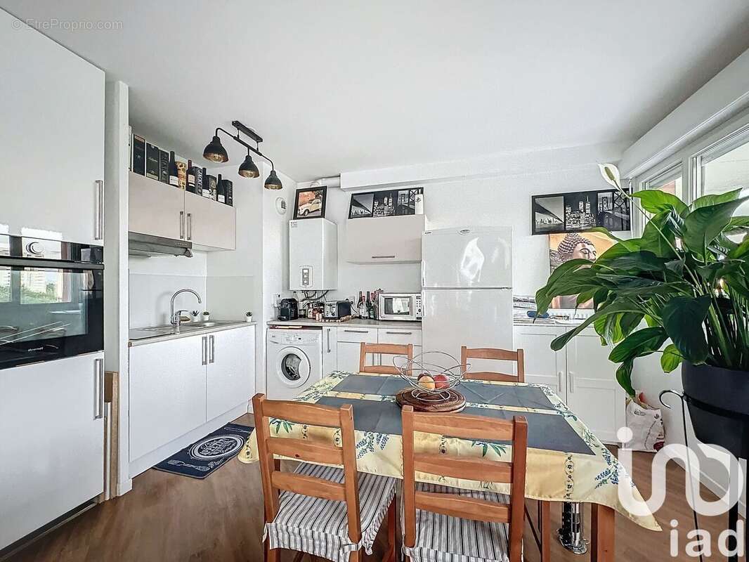 Photo 2 - Appartement à FLEURY-MEROGIS