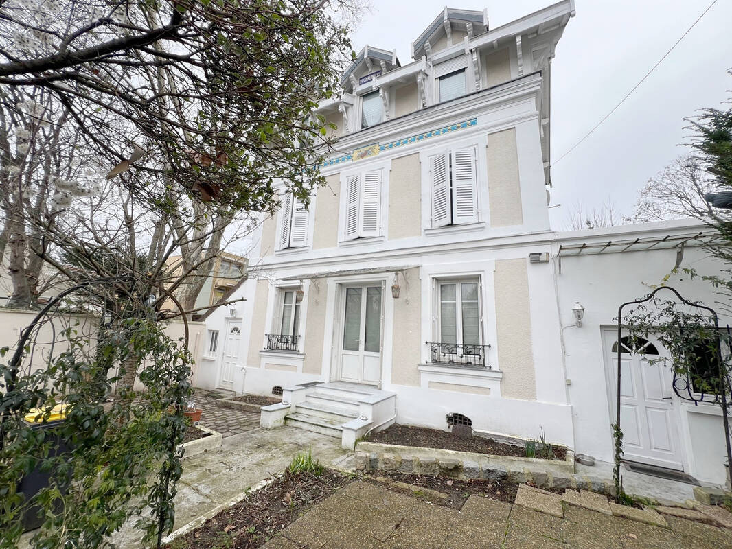 Maison à L&#039;ILE-SAINT-DENIS