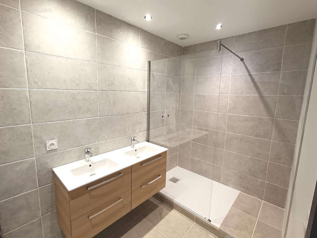 Appartement à CRECHES-SUR-SAONE