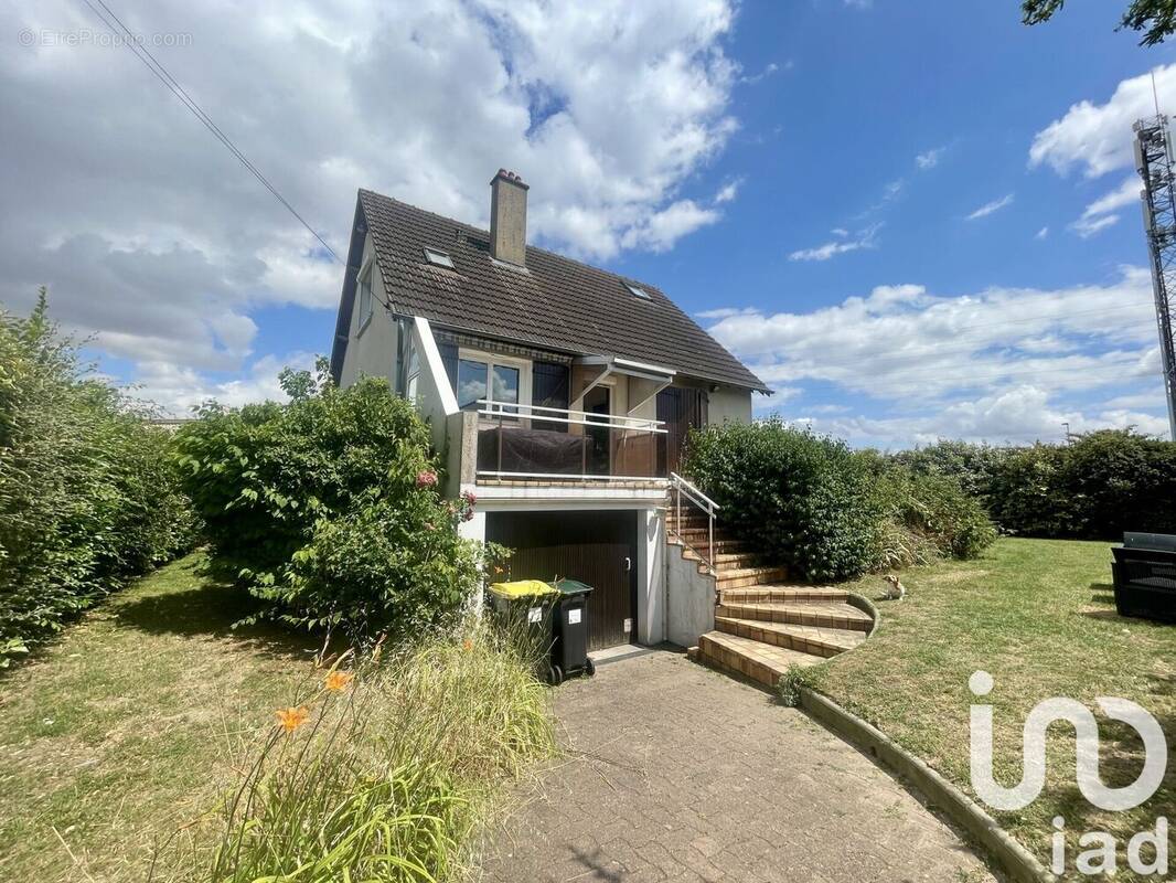 Photo 1 - Maison à SAINT-DOULCHARD