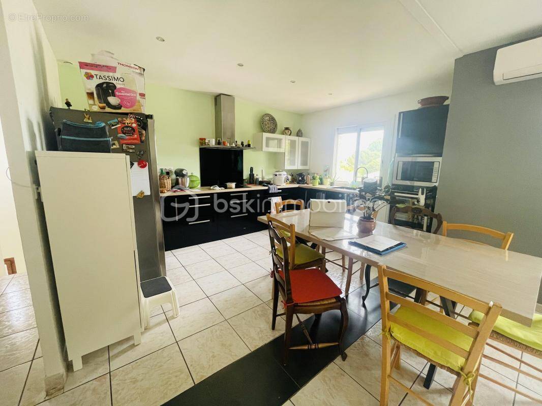 Appartement à MONTBAZIN
