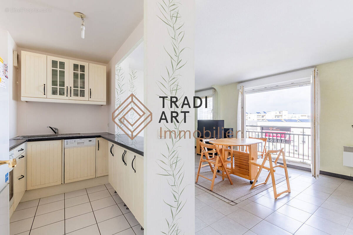 Appartement à SAINTE-GENEVIEVE-DES-BOIS