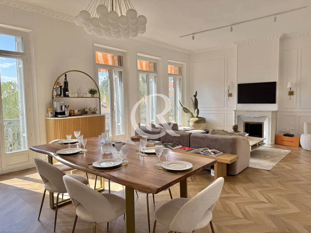 Appartement à HYERES