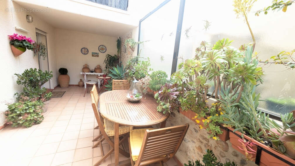 Appartement à SAINT-LAURENT-DE-LA-SALANQUE