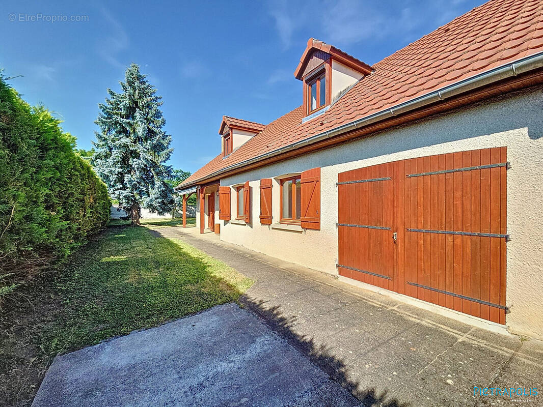 Maison à VIREY-LE-GRAND