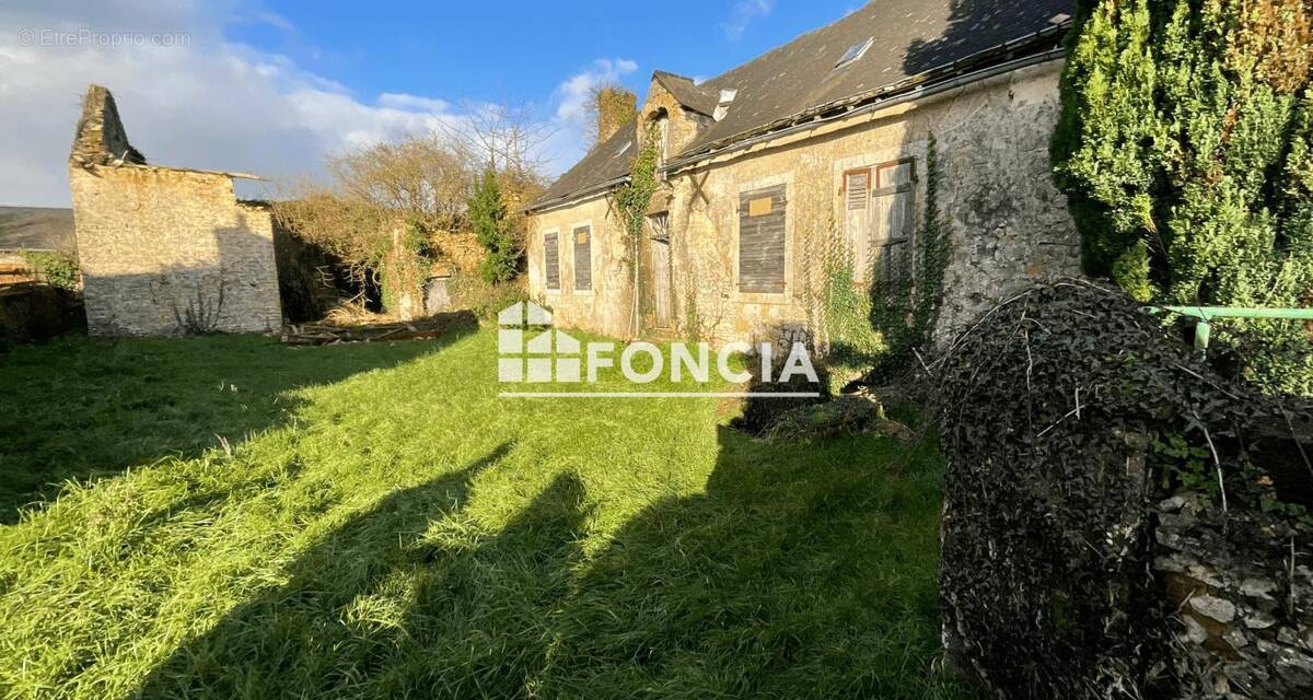 Maison à CONLIE