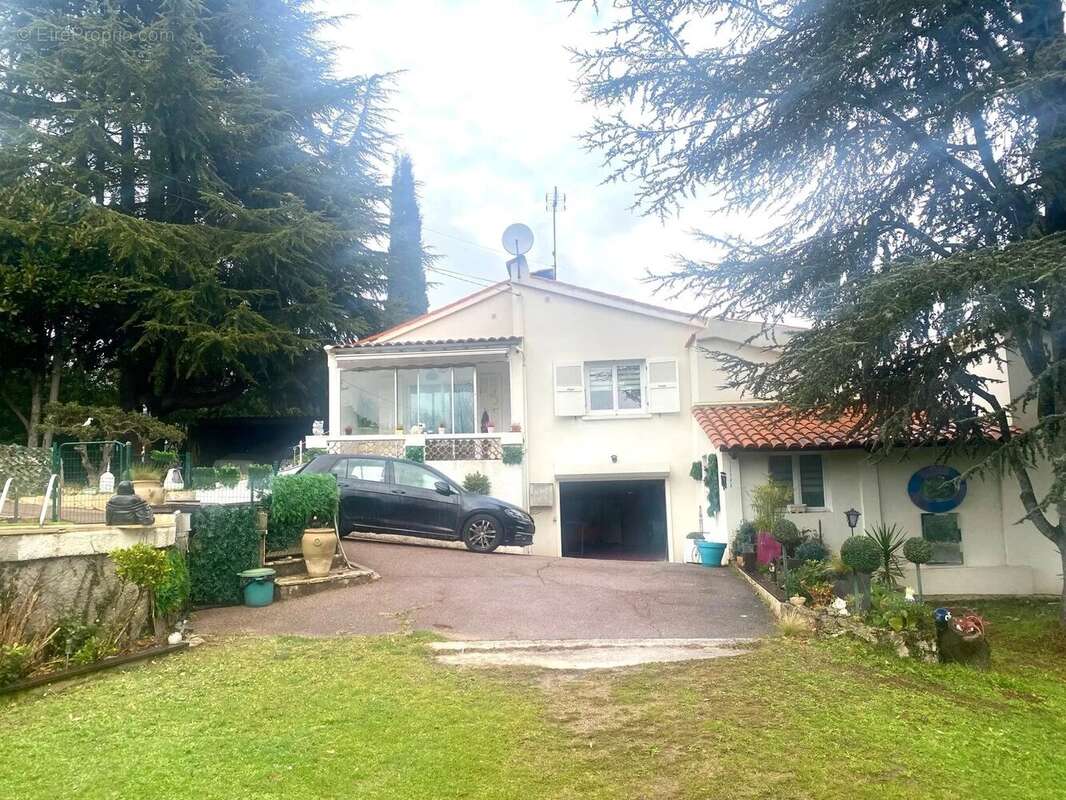 Maison à BERRE-LES-ALPES