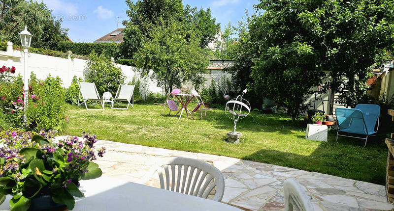 Maison à SAINT-CYR-L&#039;ECOLE